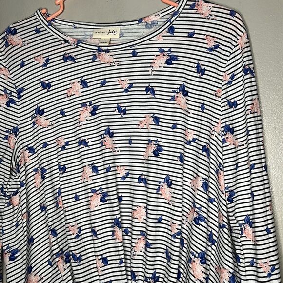 Maison Jules striped floral, long sleeve twist front top size medium - Picture 6 of 12